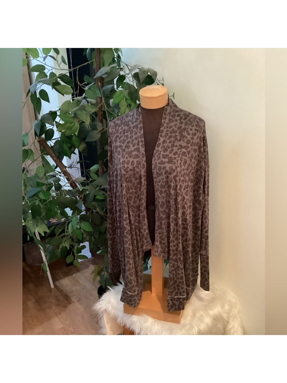 SO animal print light weight long sleeve open front cardigan Woman’s Juniors XXL